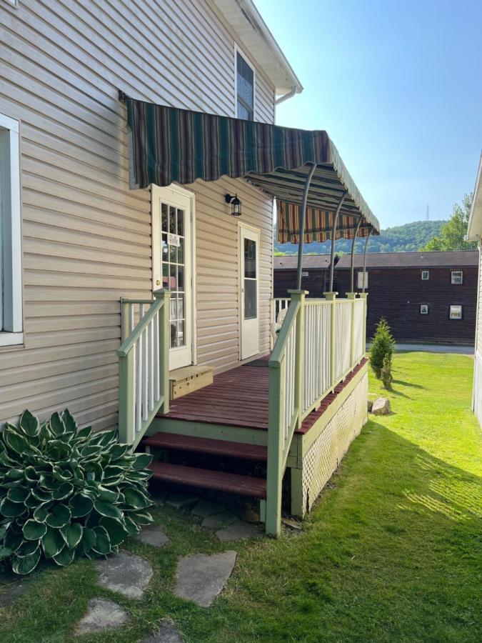 Stay In Ohiopyle In The Middle Of Town By The Gap Trail Exterior foto